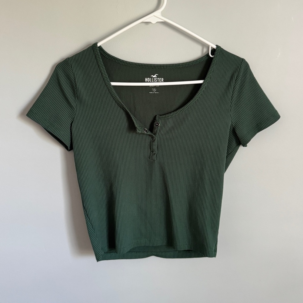 Hollister Women's Green Ribbed Top